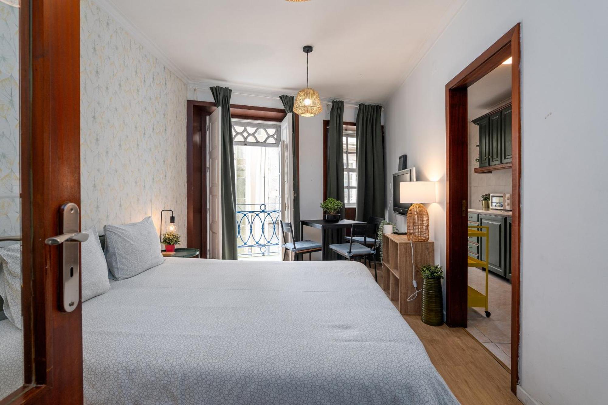 Appartement Renovated Feb25 Clerigos Cozy Balcony With Self Check In à OOporto Extérieur photo