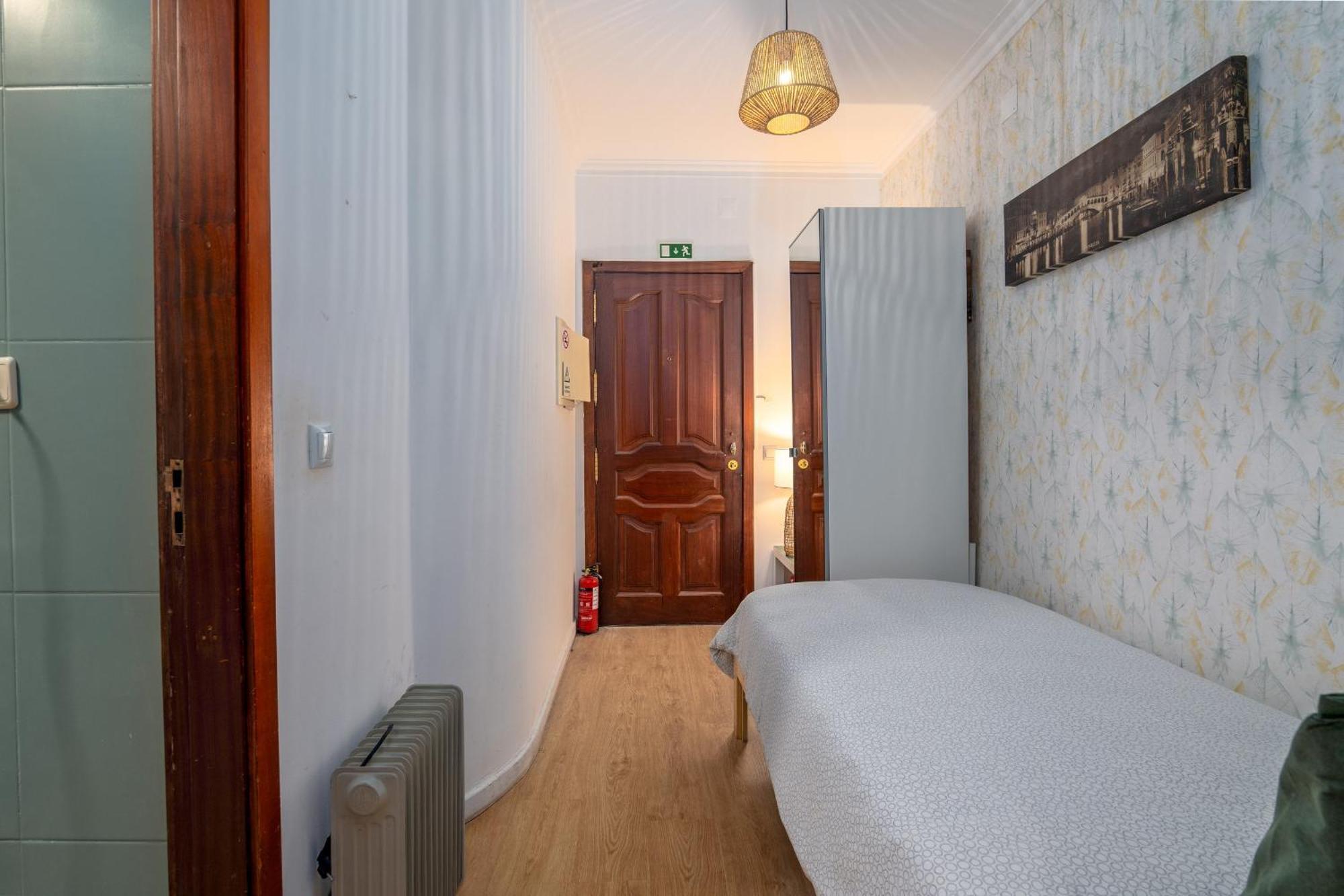 Appartement Renovated Feb25 Clerigos Cozy Balcony With Self Check In à OOporto Extérieur photo